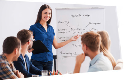 Abschluss zum Fachwirt für Marketing (früher Lehrgang zum Fachkaufmann für Marketing). 