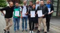 Sympathische Truppe: der IT-Lehrgang nach der Zertifikatsübergabe.