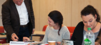 TA-Absolventin Sarah Rebmann mit den anderen Teilnehmerinnen des Lehrgangs Marketingassistent IHK.