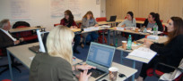 TA-Absolventin Sarah Rebmann mit den anderen Teilnehmerinnen des Lehrgangs Marketingassistent IHK.