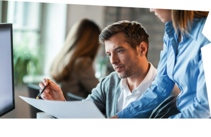 Studieninhalte und Module der Ausbildung zur Marketingassistentin: Projektarbeit, Grundlagen des Marketings, Marketingplanung, Marktforschung, Marketingmix, Produktpolitik, Kontrahierungspolitik, Distributionspolitik, Kommunikationspolitik, Media-Planung, Verkaufsförderung, Öffentlichkeitsarbeit und weitere Themenbereiche.